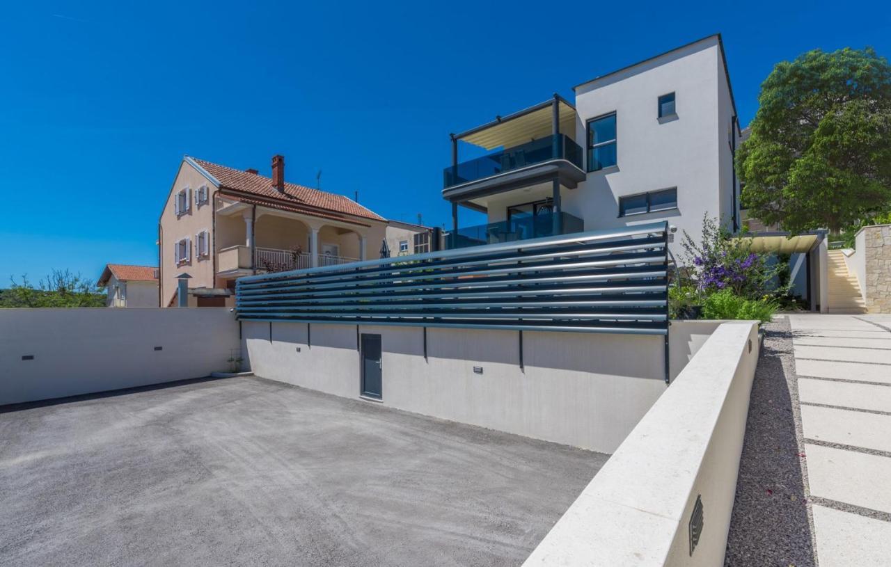 Modern Apartments With Shared Pool Near The Sea Pula Exterior foto